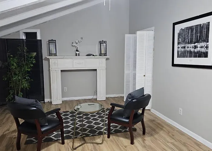 Fully Furnished Vicksburg Home Sleeps 10