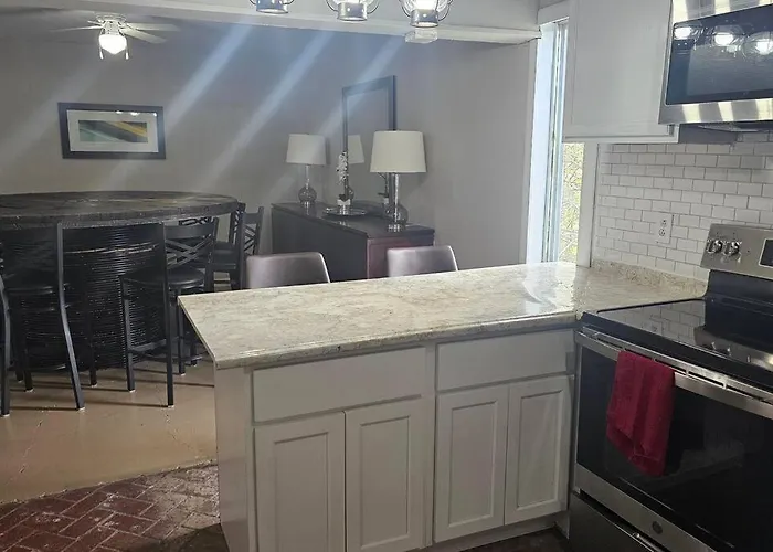 Fully Furnished Vicksburg Home Sleeps 10