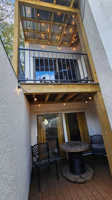 Fully Furnished Sleeps 10