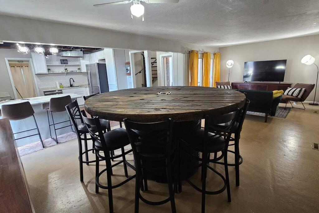 Fully Furnished Sleeps 10 Holiday home Vicksburg