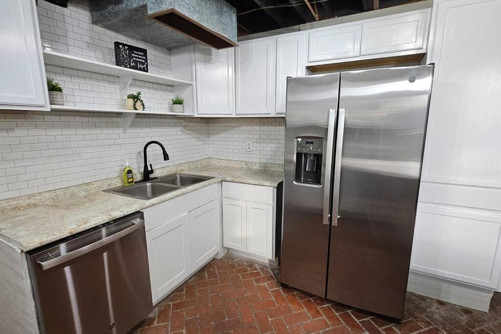 Fully Furnished Sleeps 10 Vicksburg